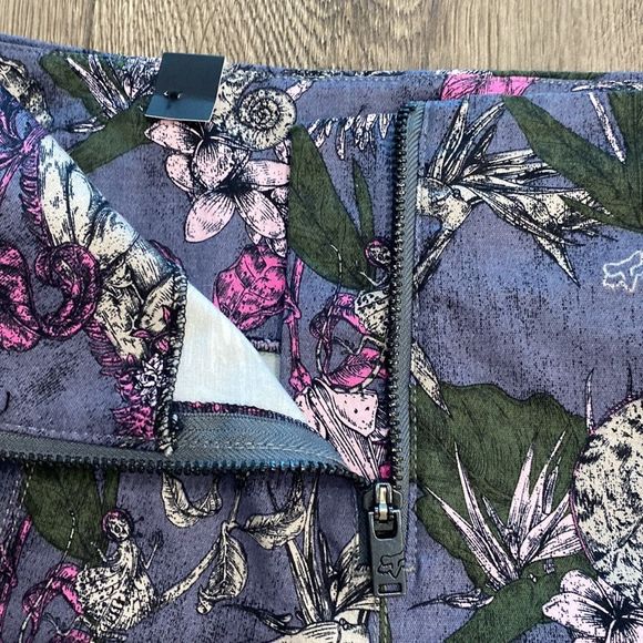 FOX Racing Exotic High Waist Blue Foral Shorts Size 3‎ - Picture 6 of 16